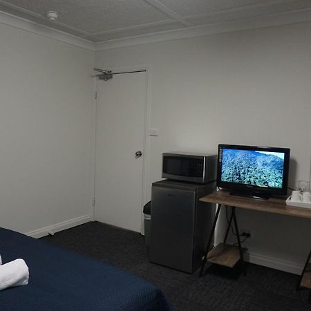 Warners Bay Hotel Экстерьер фото