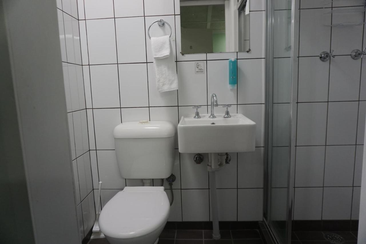 Warners Bay Hotel Экстерьер фото