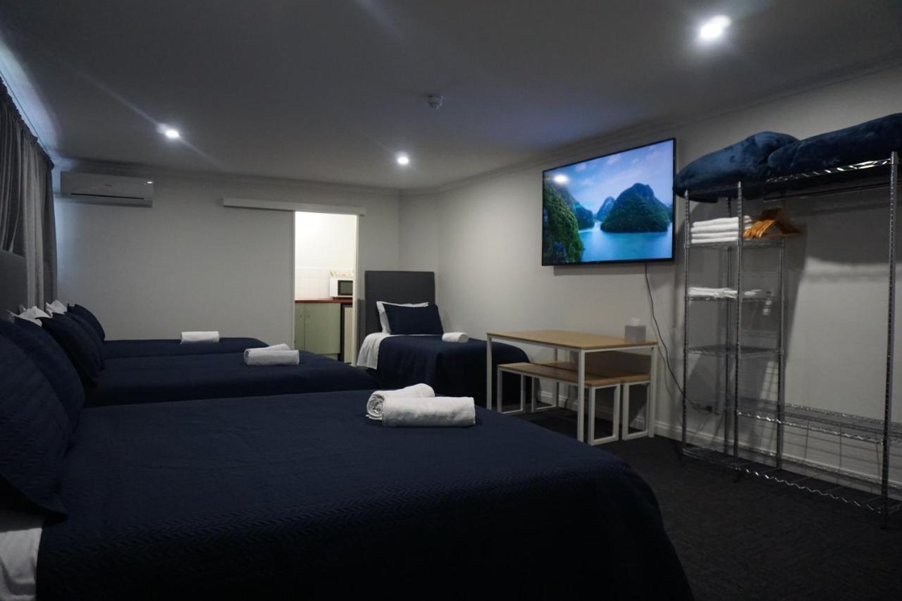 Warners Bay Hotel Экстерьер фото
